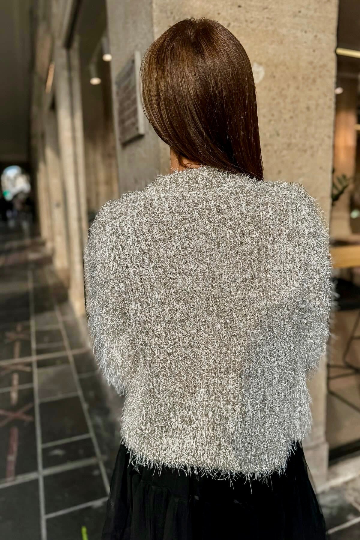 Işıltılı inci detaylı hırka