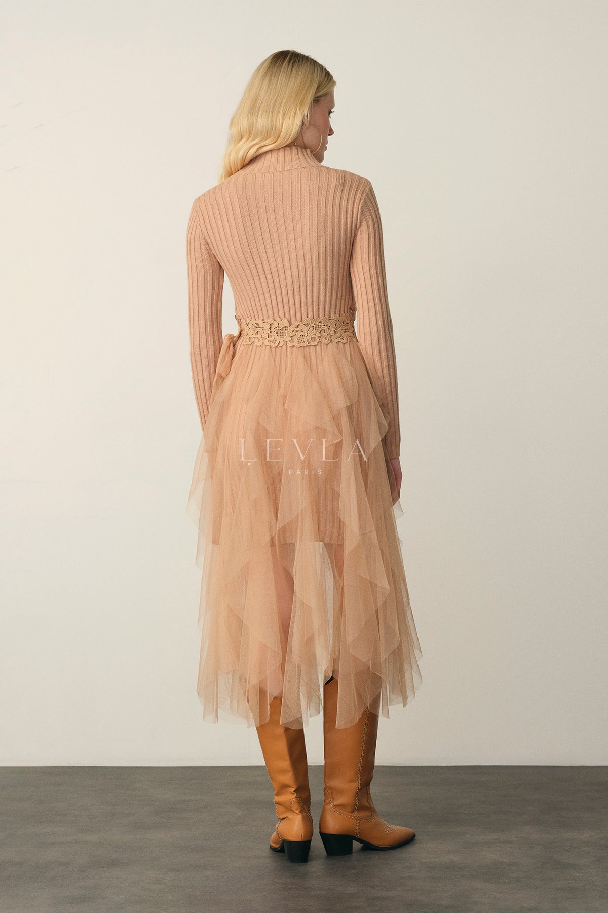 FUNCTIONAL DRESS