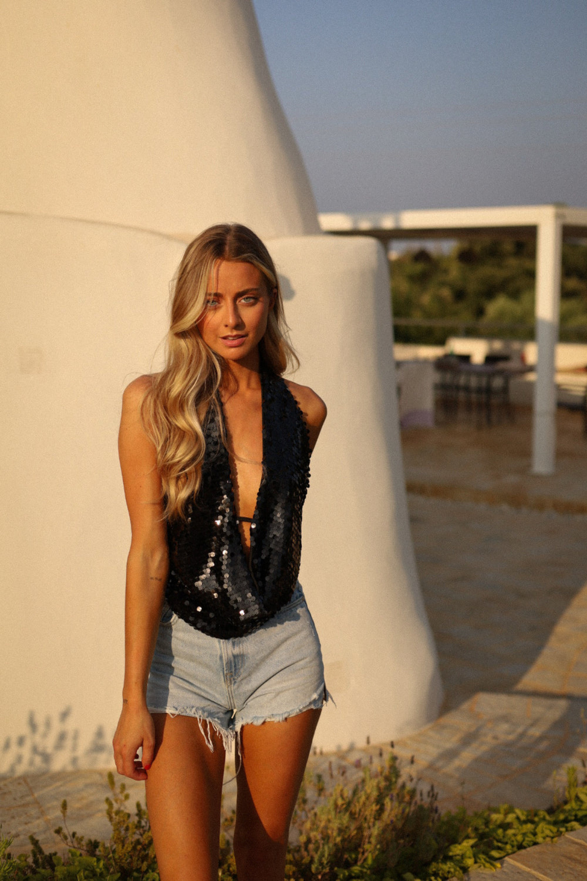 Degaje yaka pullu top